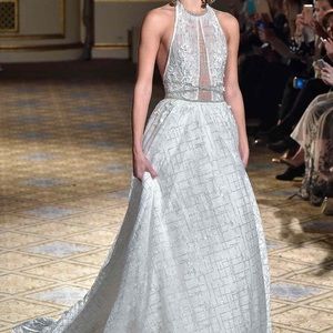 Beautiful 2018 runway Berta wedding dress